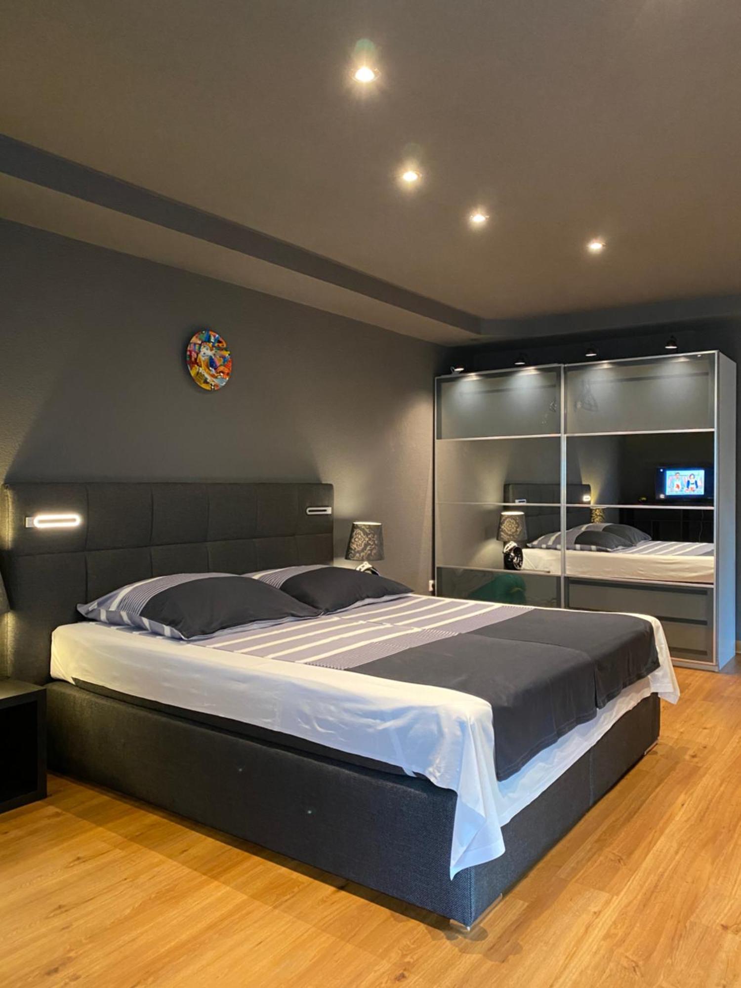 1 Grosse Elegante Zimmerwohnung 5 Minuten Zu Fuss In Stadtmitte *
