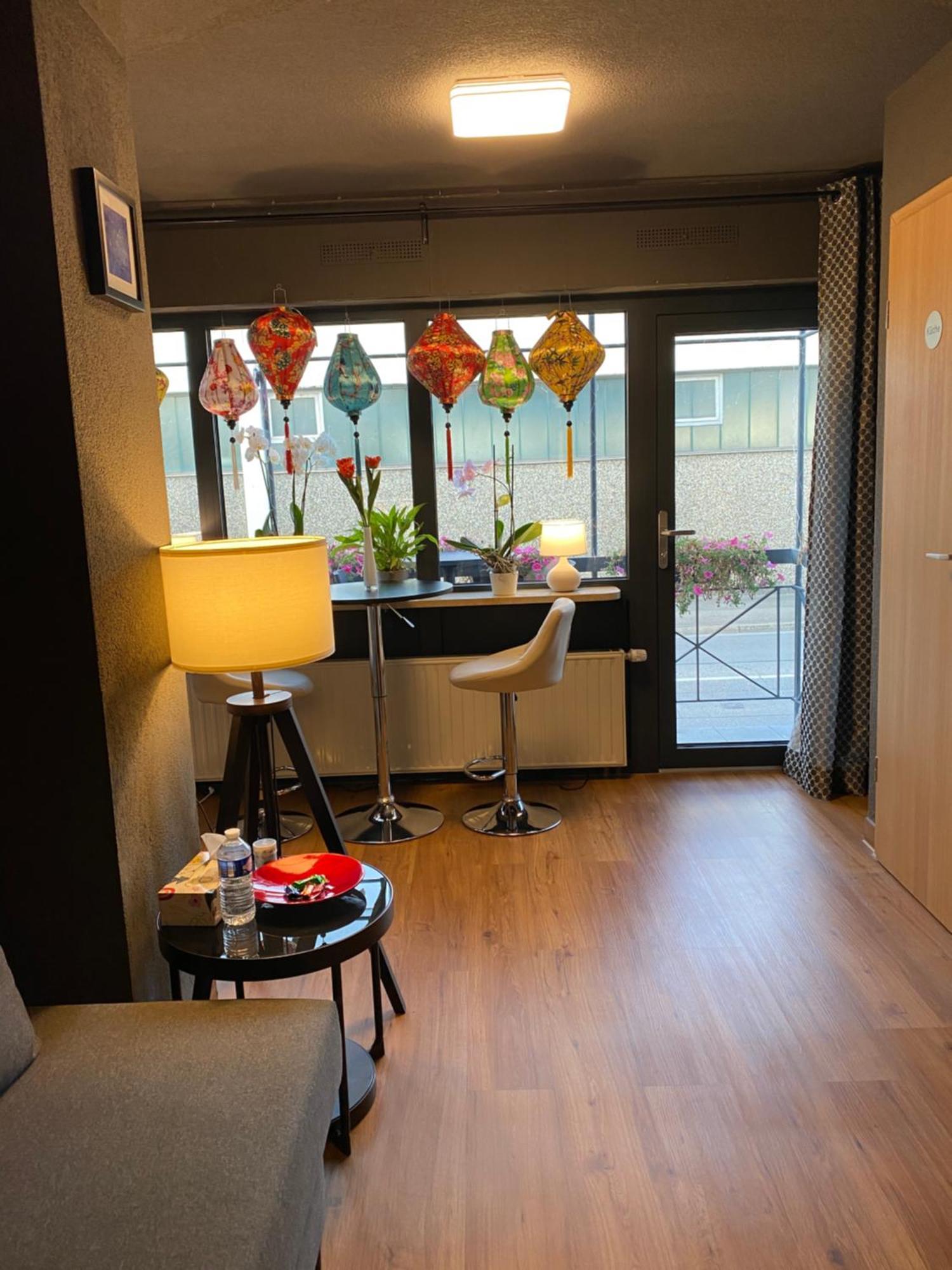 1 Grosse Elegante Zimmerwohnung 5 Minuten Zu Fuss In Stadtmitte *