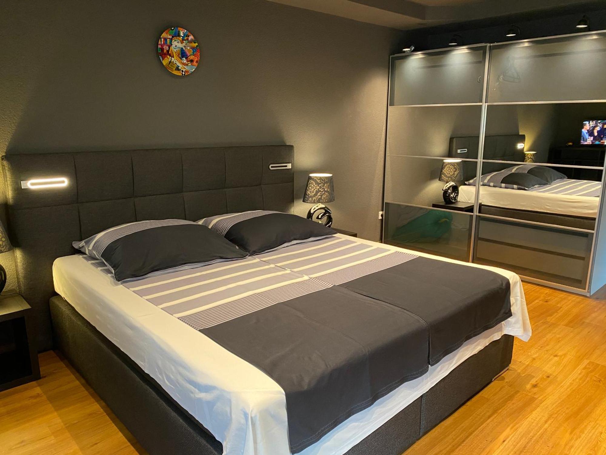 1 Grosse Elegante Zimmerwohnung 5 Minuten Zu Fuss In Stadtmitte Apartment *